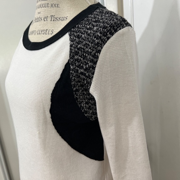 'Hem & Thread' Distressed Cotton White & Black Top - Picture 4 of 10